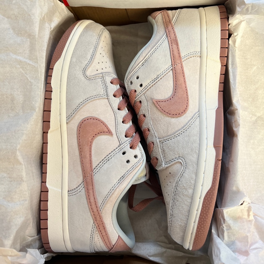 Nike Women's Low-Top Sneakers in Light Gray and Dusty Rose